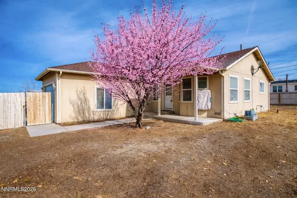 $295,000 | 35 Buffalo Lane, Yerington, NV 89447