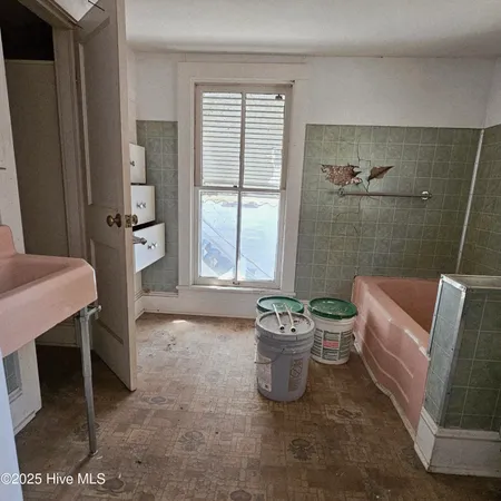 $230,000 | 737 Riverside Avenue, Elizabeth City, NC 27909