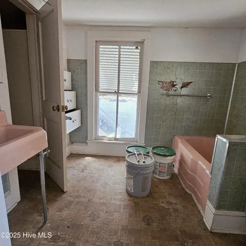 $230,000 | 737 Riverside Avenue, Elizabeth City, NC 27909