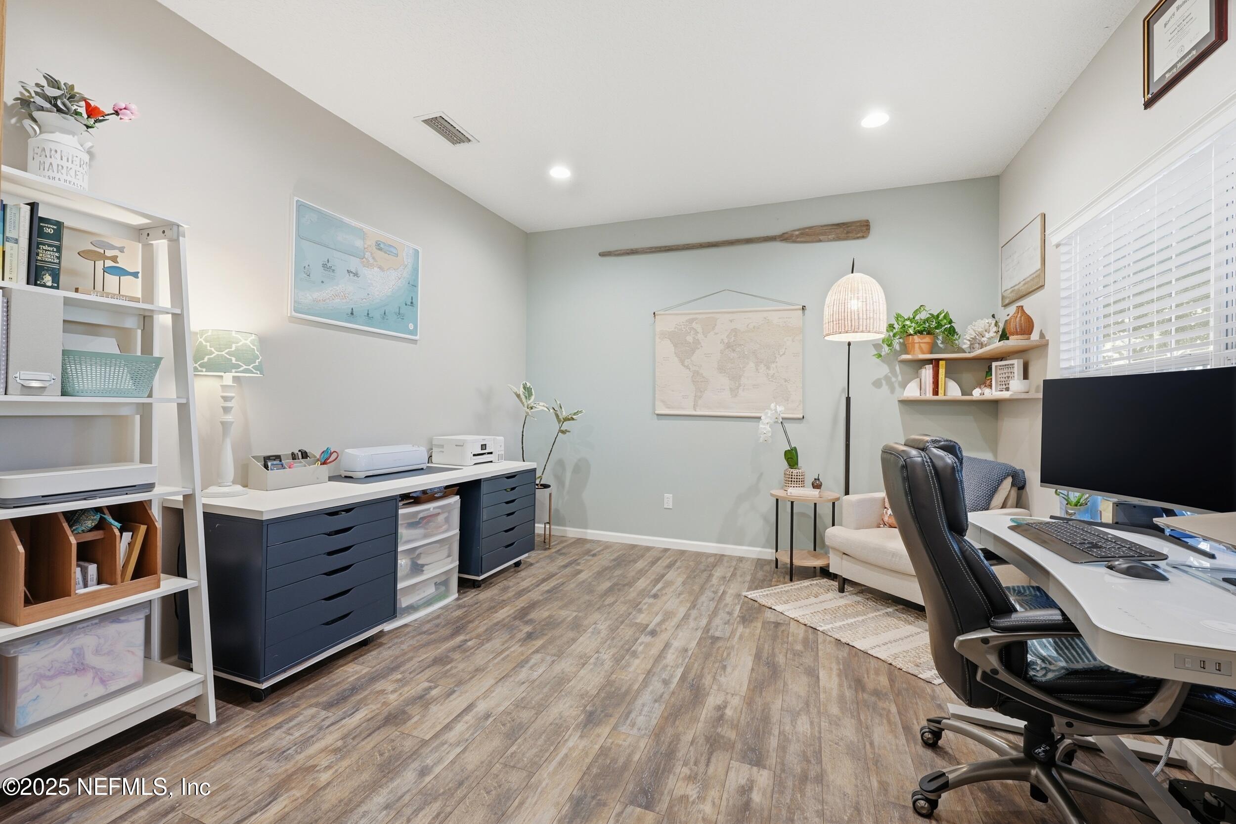 177 Summerhill Circle St. Augustine, FL 32086 - Photo 7 of 42 a workspace with furniture