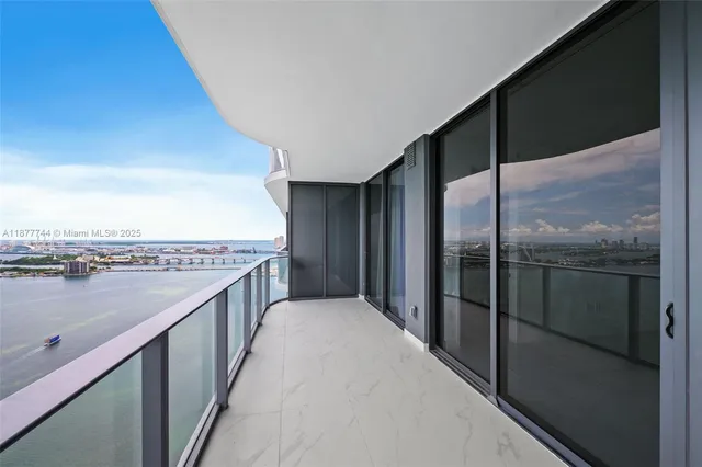 a view of a window in an empty room