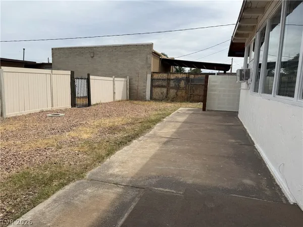 $1,150 | 255 West Atlantic Avenue, Unit 211, Henderson, NV 89015
