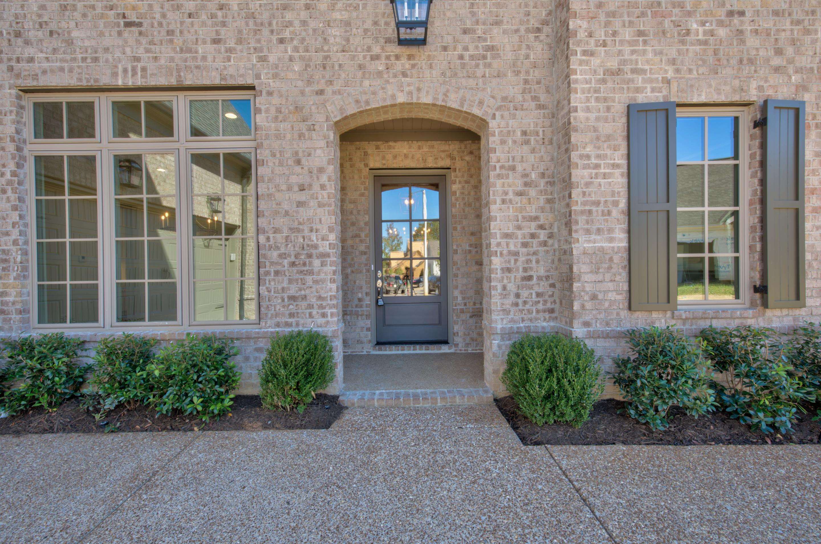 10154 Nighthawk Cove Collierville, TN 38017 - Photo 2 of 25 Gallery Image 2