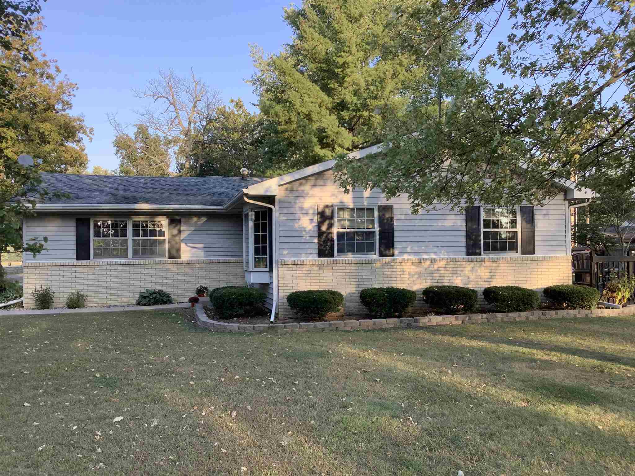 1014 West Oakdene Drive Decatur, IN 46733 - Photo 2 of 32