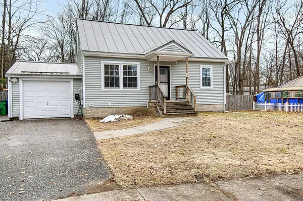 $449,000 | 5 Button Drive, Essex Junction, VT 05452