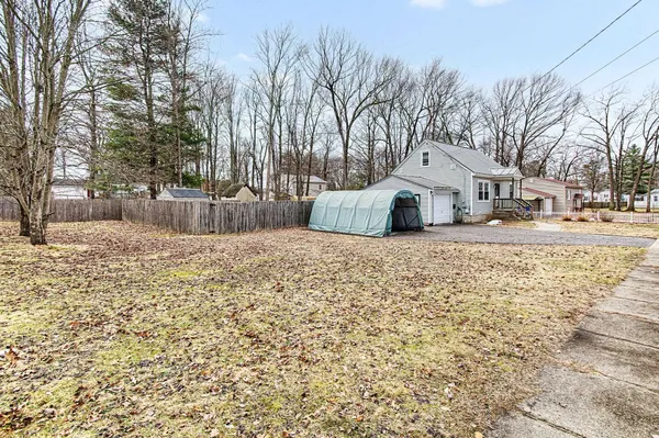 $449,000 | 5 Button Drive, Essex Junction, VT 05452