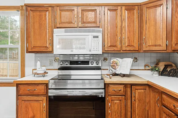 $449,000 | 5 Button Drive, Essex Junction, VT 05452