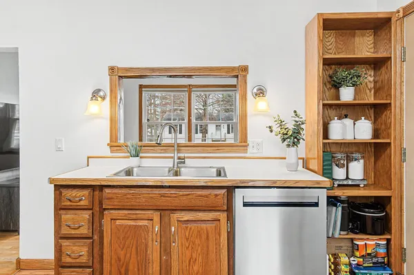 $449,000 | 5 Button Drive, Essex Junction, VT 05452