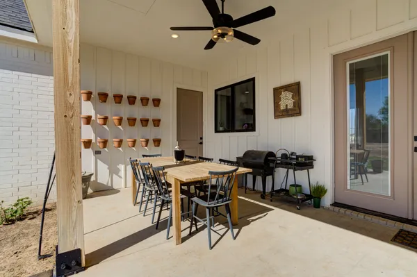 $815,000 | 5302 County Road 1300, Lubbock, TX 79407