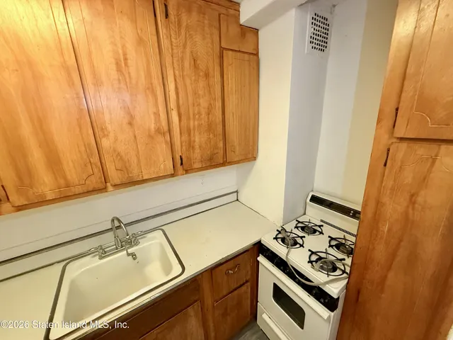 $78,000 | 1100 Clove Road, Unit 2F | Silver Lake