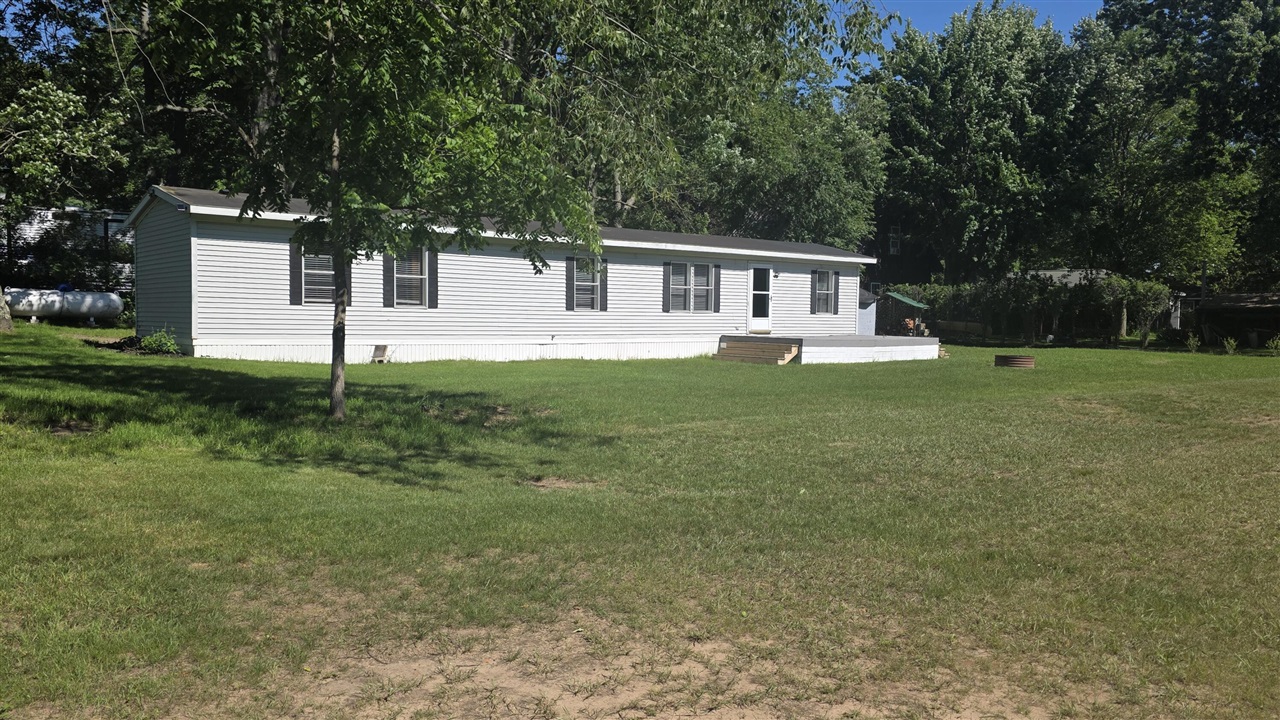6505 East Dewey Road Fountain, MI 49410 - Photo 1 of 17