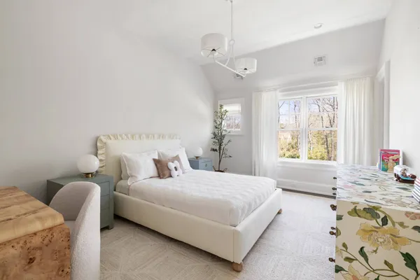 $5,250,000 | 602 Ruggs Path, Sag Harbor, NY 11963