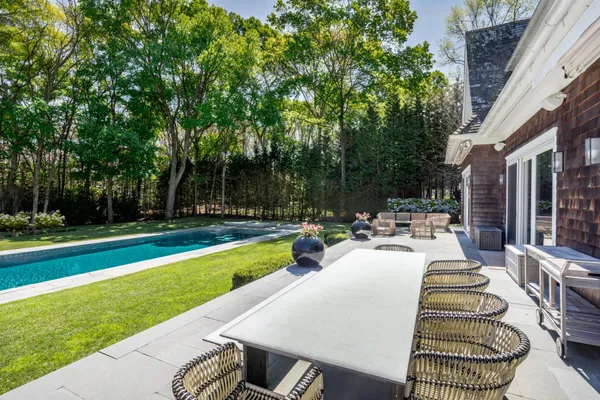 $5,250,000 | 602 Ruggs Path, Sag Harbor, NY 11963