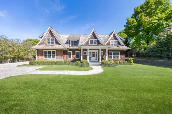 $5,250,000 | 602 Ruggs Path, Sag Harbor, NY 11963