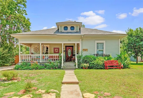 $2,400 | 312 Marietta Street, Denton, TX 76201