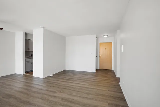 $179,000 | 8712 Skokie Boulevard, Unit 3L, Skokie, IL 60077