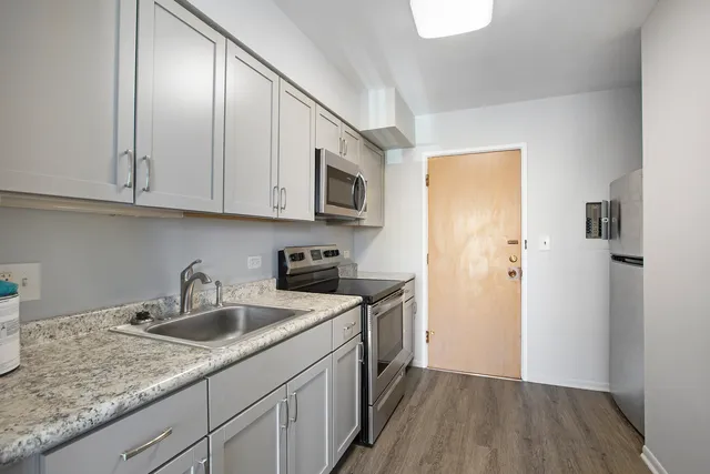 $179,000 | 8712 Skokie Boulevard, Unit 3L, Skokie, IL 60077