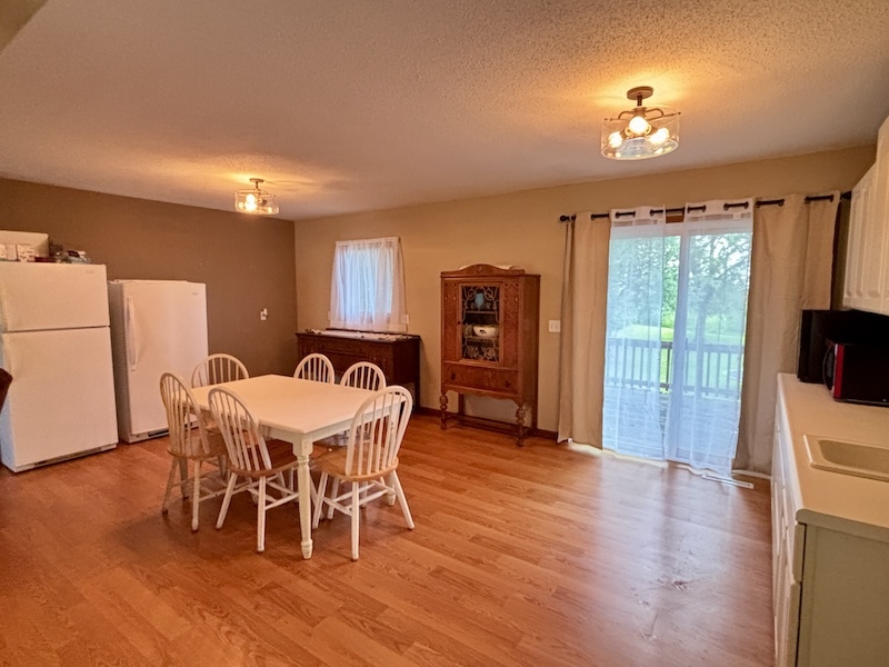 112 Cherry Street Carthage, IL 62321 - Photo 4 of 28 Gallery Image 4