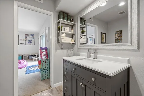 $930,000 | 28442 Alder Peak, Canyon Country, CA 91387
