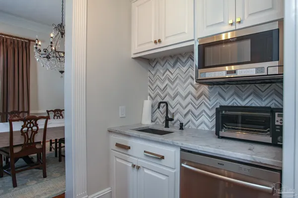 $3,800,000 | 2008 East Gadsden Street, Pensacola, FL 32501