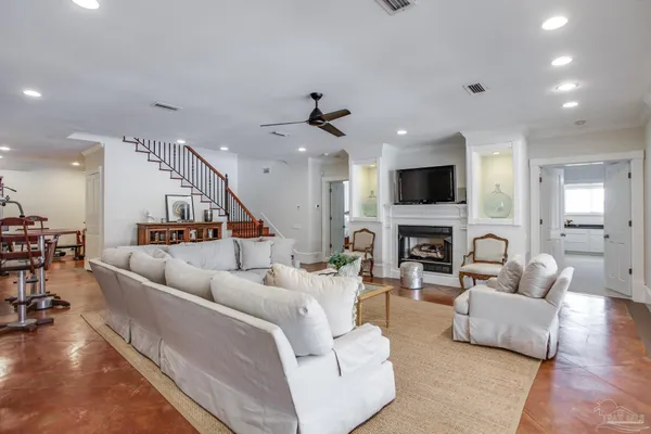 $3,800,000 | 2008 East Gadsden Street, Pensacola, FL 32501
