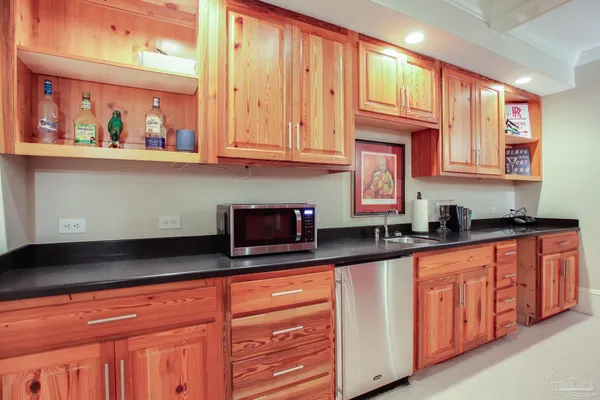 $3,800,000 | 2008 East Gadsden Street, Pensacola, FL 32501