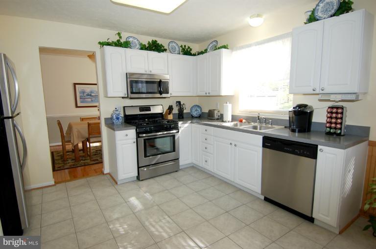 796 Sunny Chapel Road Odenton, MD 21113 - Photo 3 of 27 Kitchen