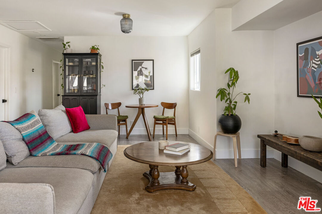 5624 Stratford Road Los Angeles, CA 90042 - Photo 5 of 28