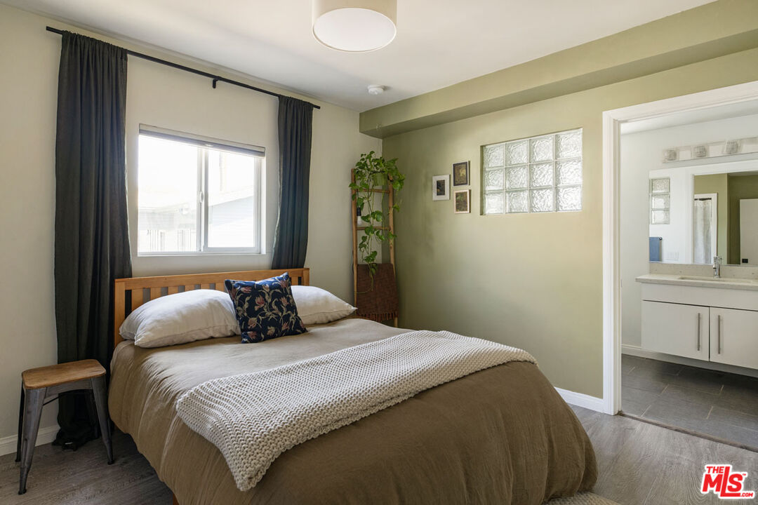 5624 Stratford Road Los Angeles, CA 90042 - Photo 9 of 28