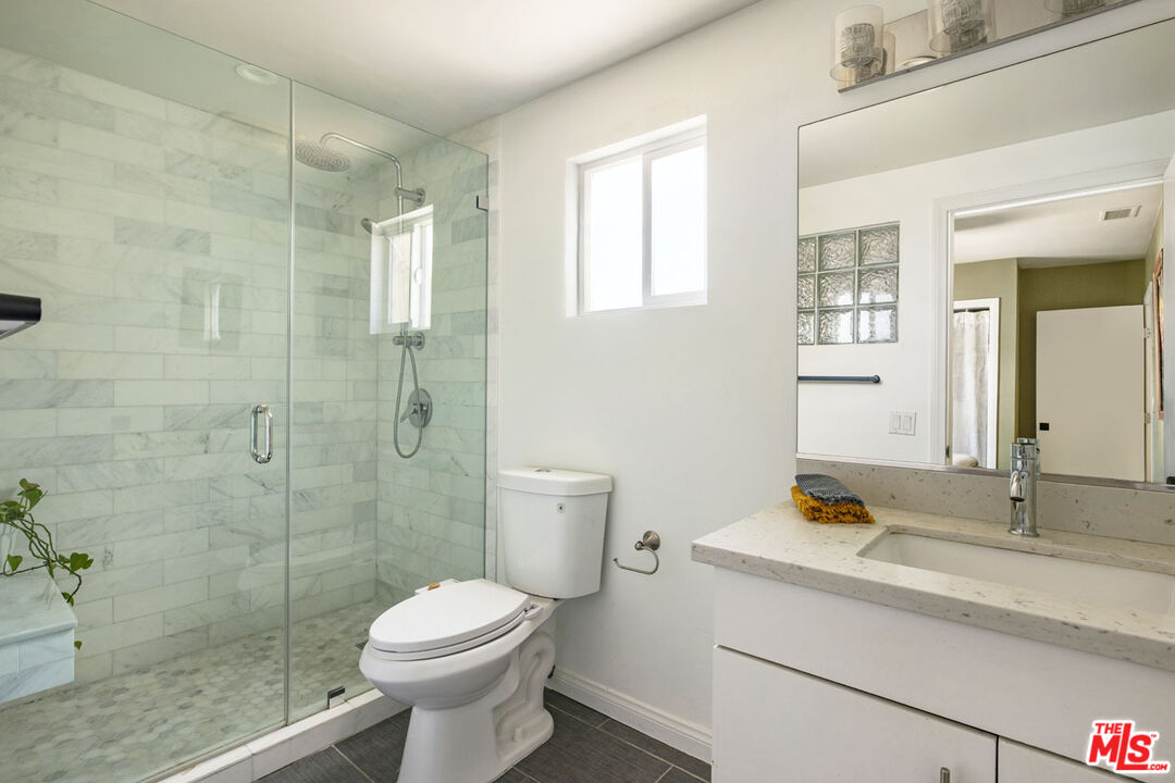 5624 Stratford Road Los Angeles, CA 90042 - Photo 10 of 28