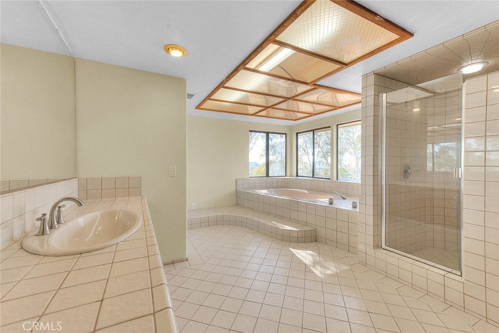 16770 Rocky Glen Road Perris, CA 92570 - Photo 70 of 79 Master bathroom