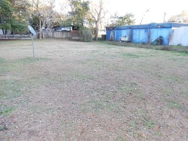 $1,095 | 725 West Washington Street, Quincy, FL 32351