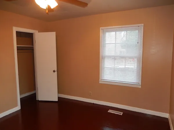 $1,095 | 725 West Washington Street, Quincy, FL 32351