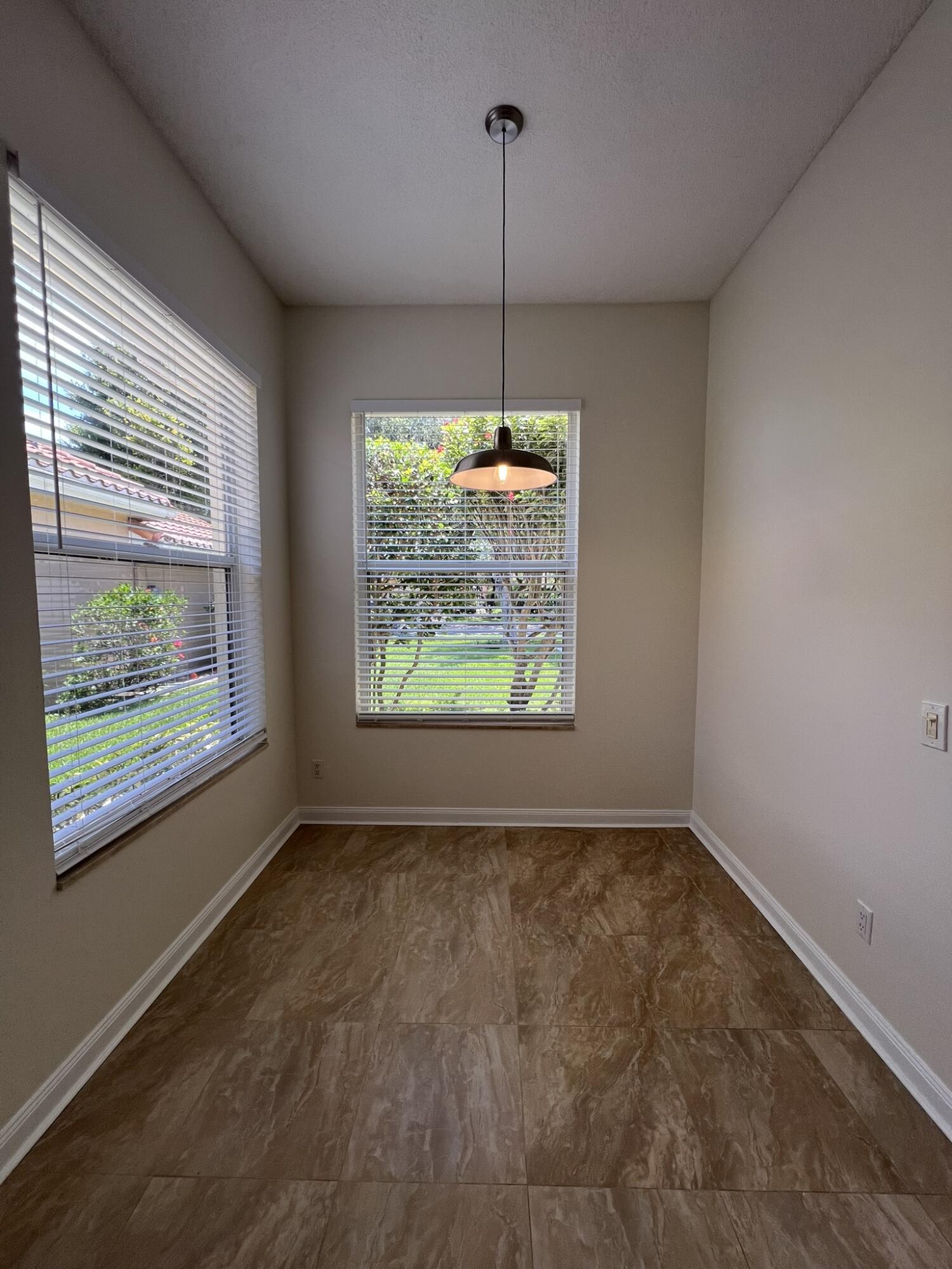 244 Hampton Place Jupiter, FL 33458 - Photo 12 of 31 Dining Room