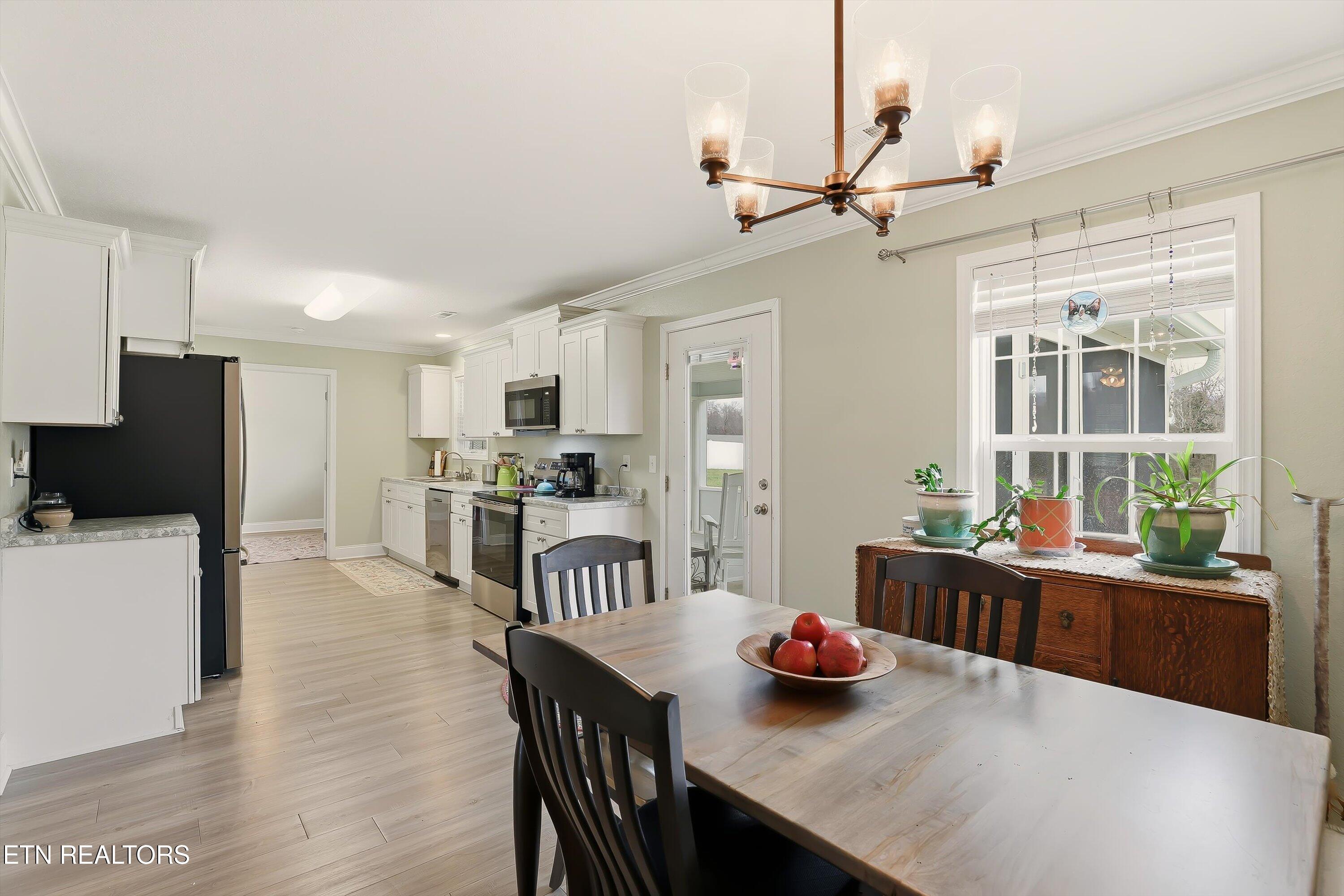 530 Roper Way Walland, TN 37886 - Photo 13 of 29 Dining/Kitchen combo