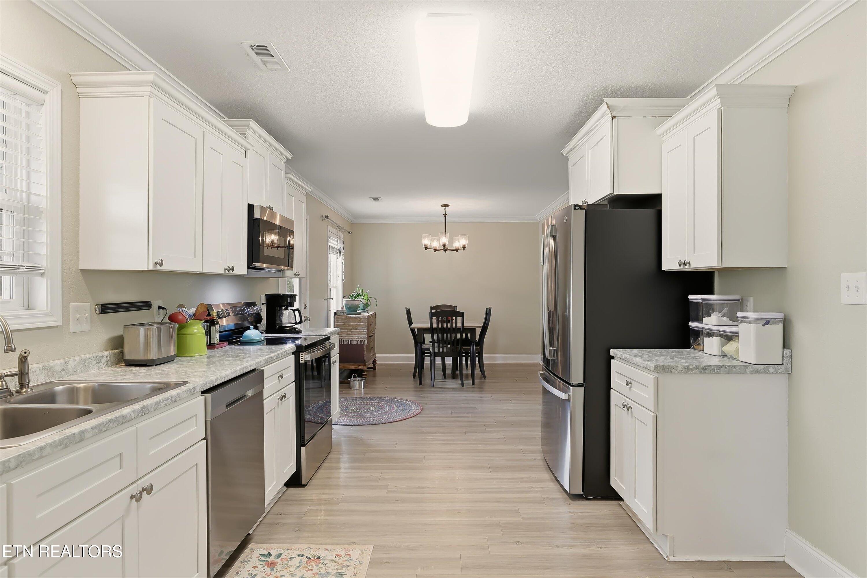 530 Roper Way Walland, TN 37886 - Photo 14 of 29 Kitchen