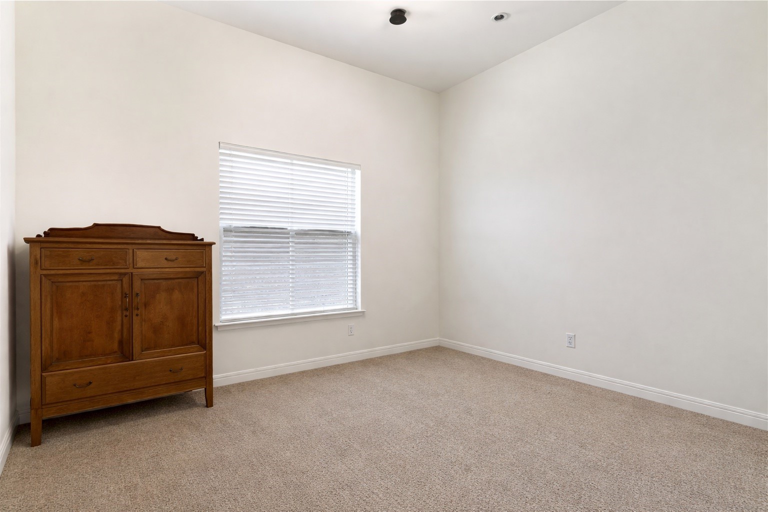 4316 Eli Street Houston, TX 77007 - Photo 13 of 20 a view of an empty room with a window