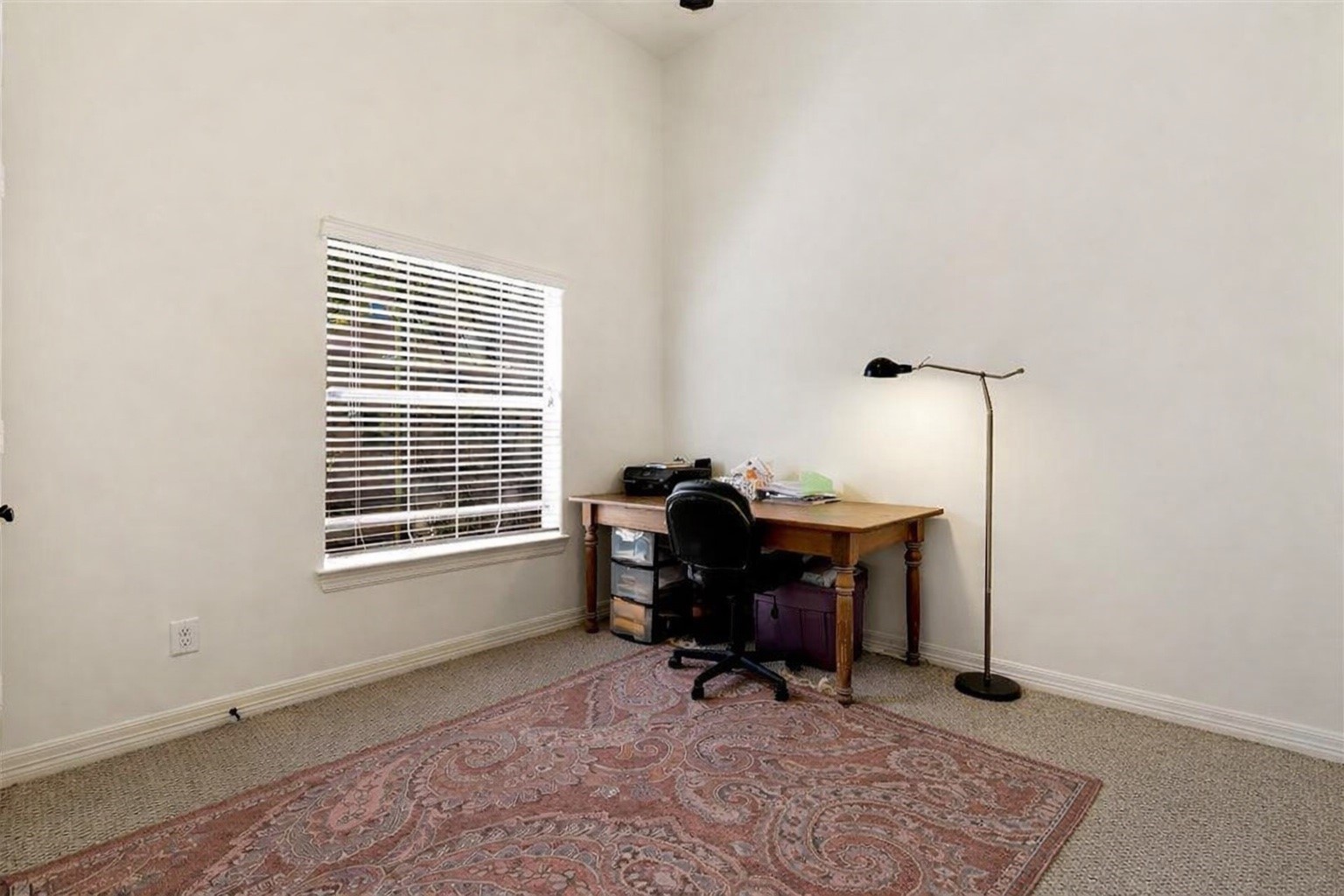 4316 Eli Street Houston, TX 77007 - Photo 15 of 20 a view of workspace with windows