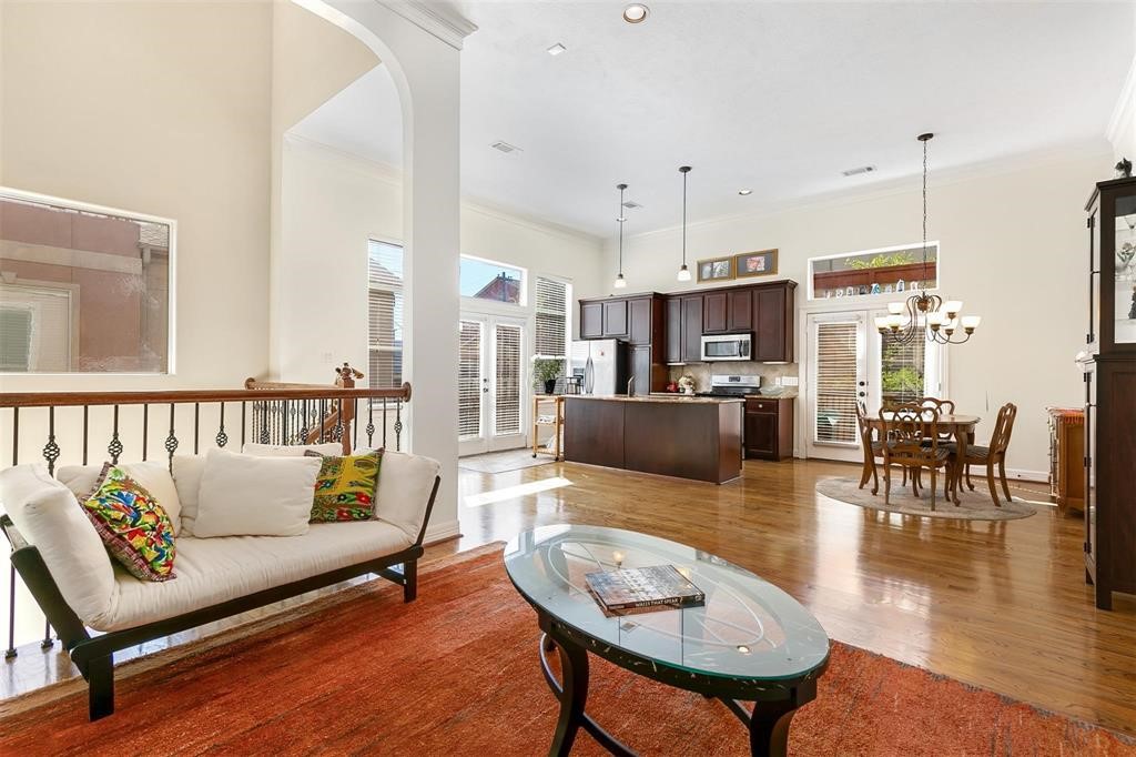 4316 Eli Street Houston, TX 77007 - Photo 7 of 20 a living room with furniture and a large window