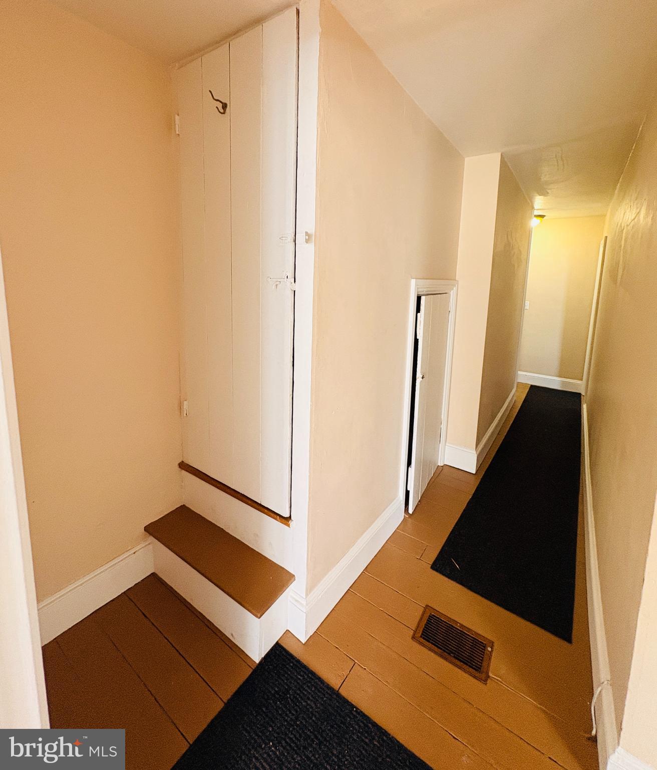 43 Pearl Street Rising Sun, MD 21911 - Photo 38 of 49 2nd Floor Hallway