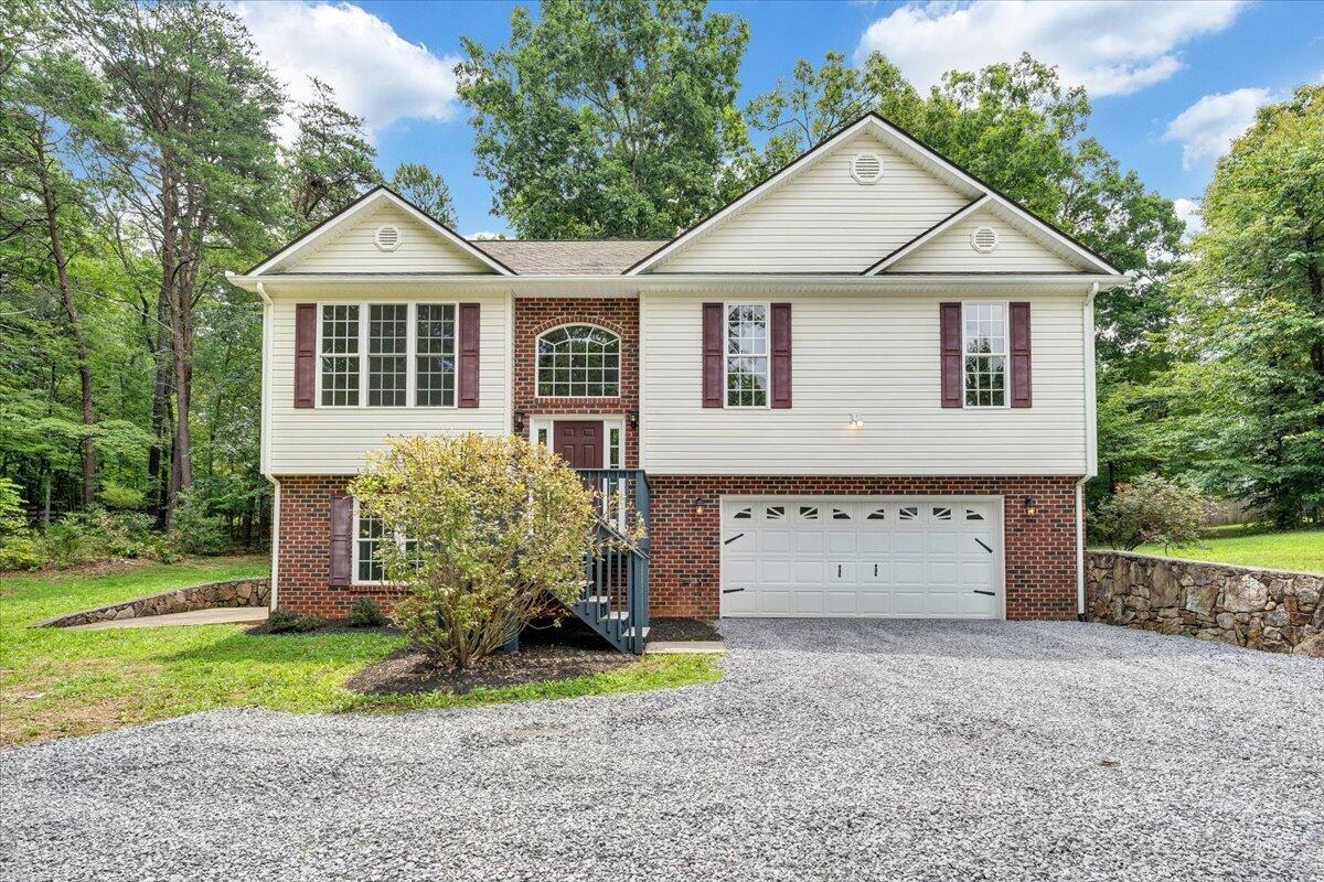3314 Blue Ridge Boulevard Blue Ridge, VA 24064 - Photo 2 of 53 47-MIB04711