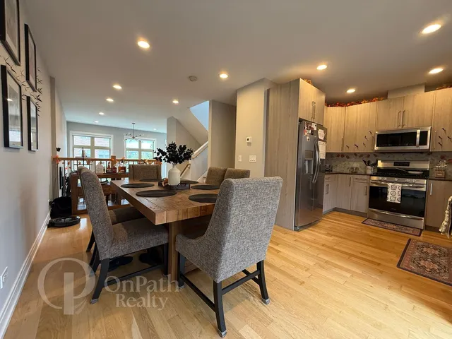 $2,750 | 6834 West 65th Street, Unit 1, Chicago, IL 60638