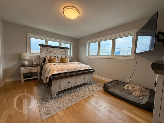 $2,750 | 6834 West 65th Street, Unit 1, Chicago, IL 60638