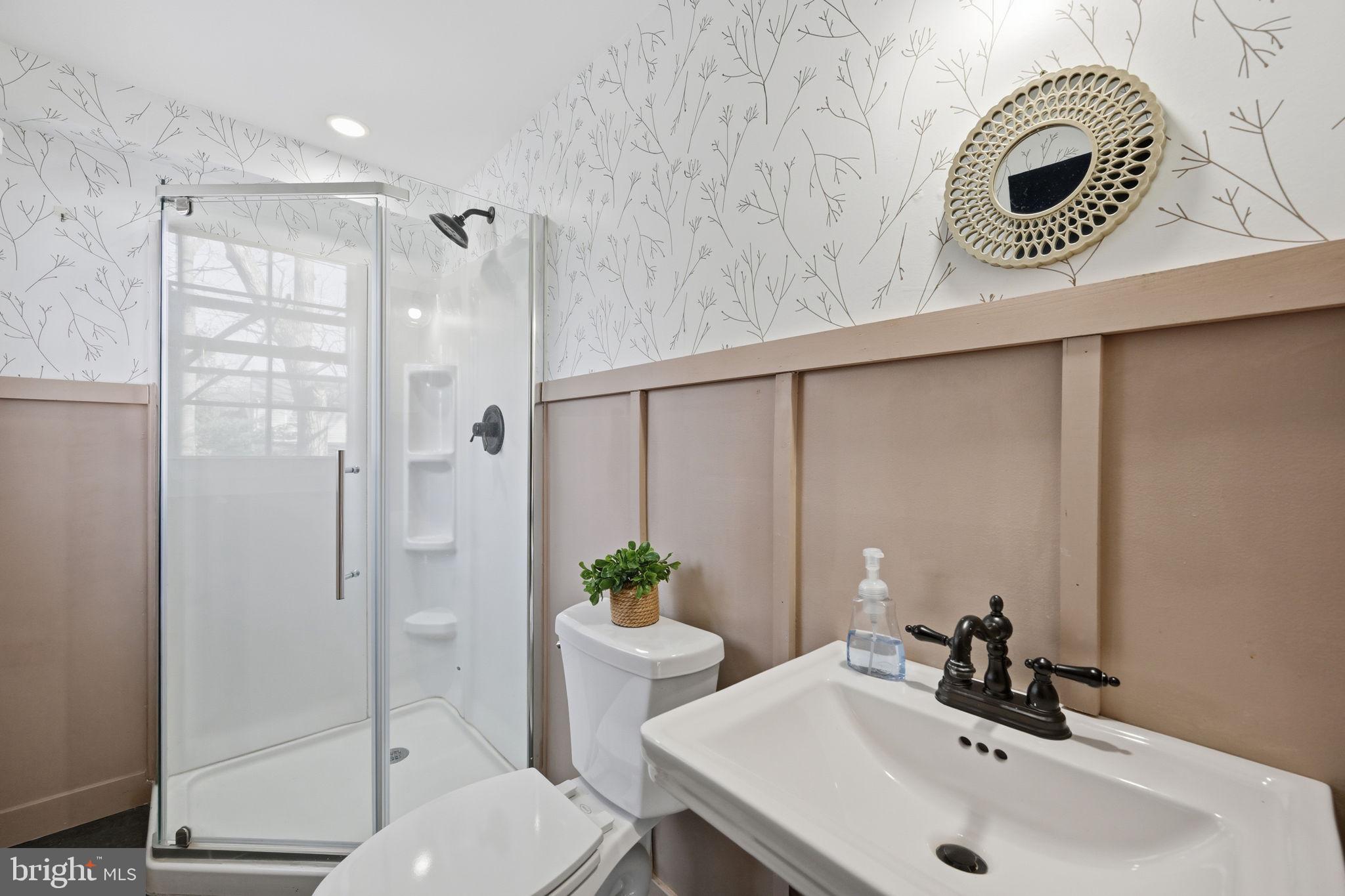 7926 Tower Court Road Severn, MD 21144 - Photo 23 of 32 Lower level full bathroom!