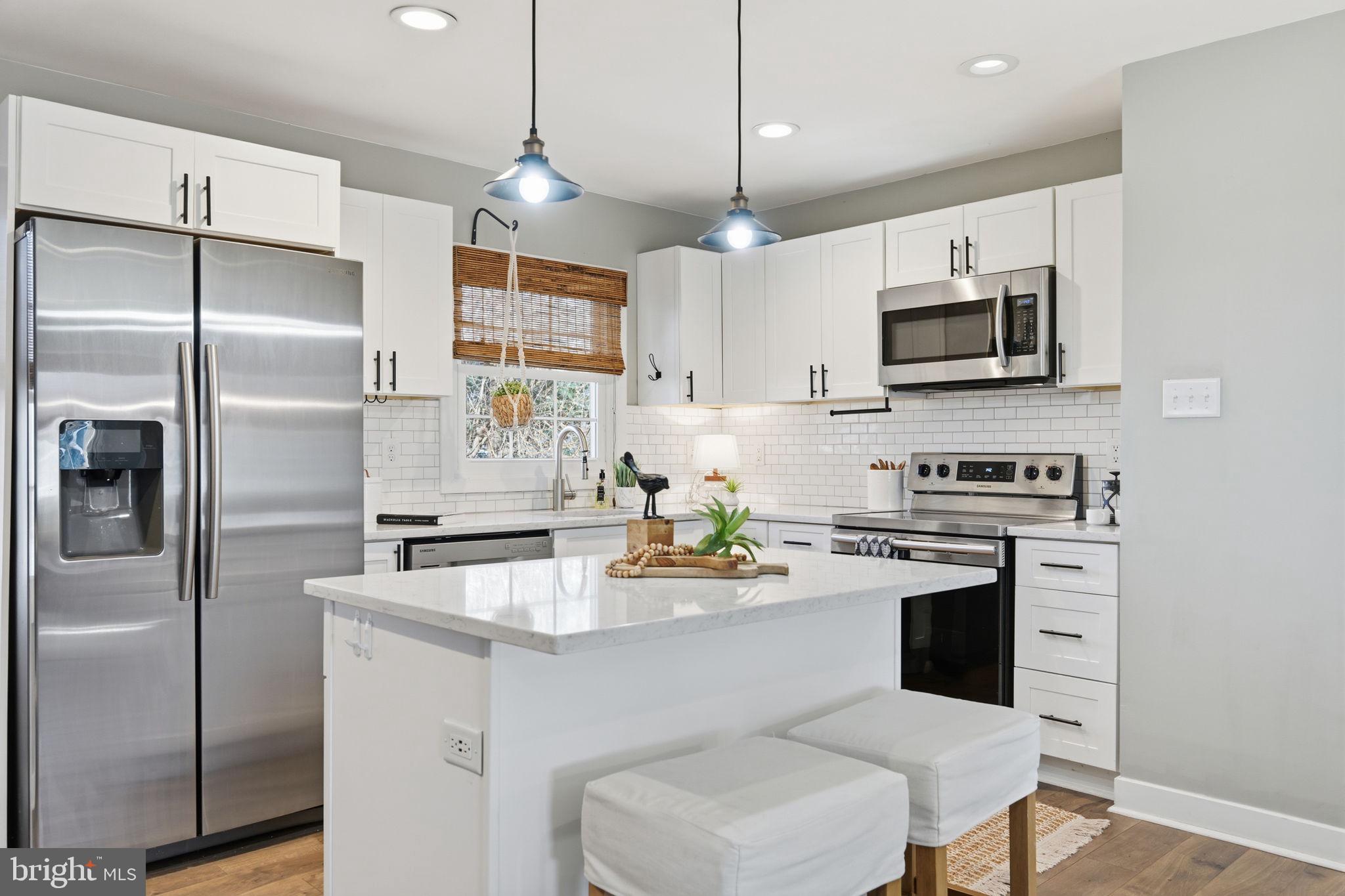 7926 Tower Court Road Severn, MD 21144 - Photo 3 of 32 Beautiful kitchen! Fresh and updated!