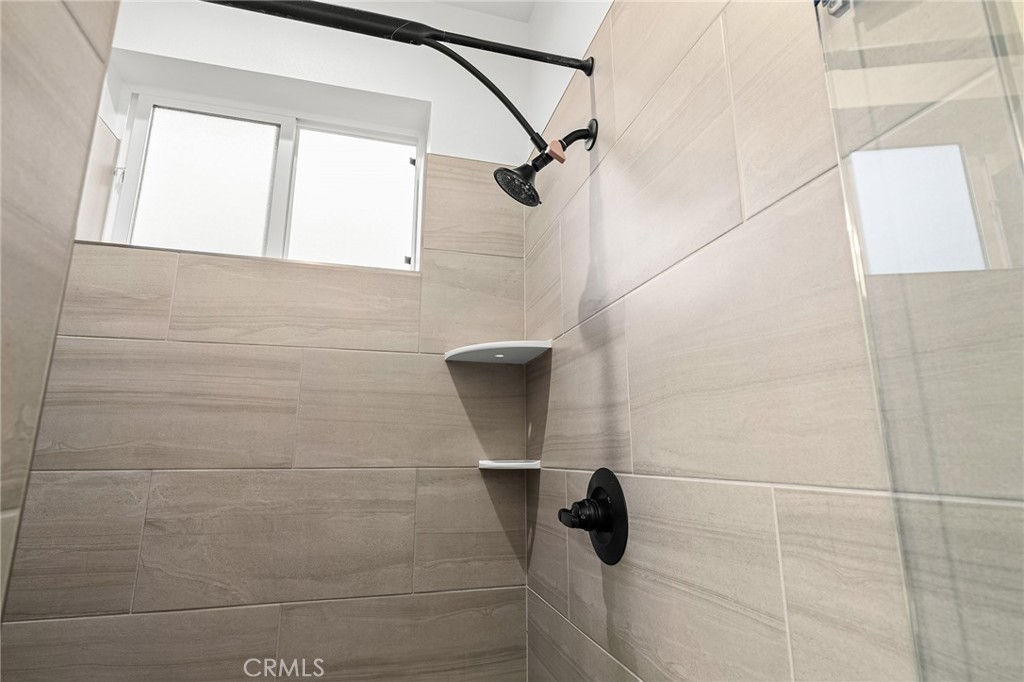 385 Bellamy Terrace Chico, CA 95973 - Photo 22 of 43 Primary Bathroom