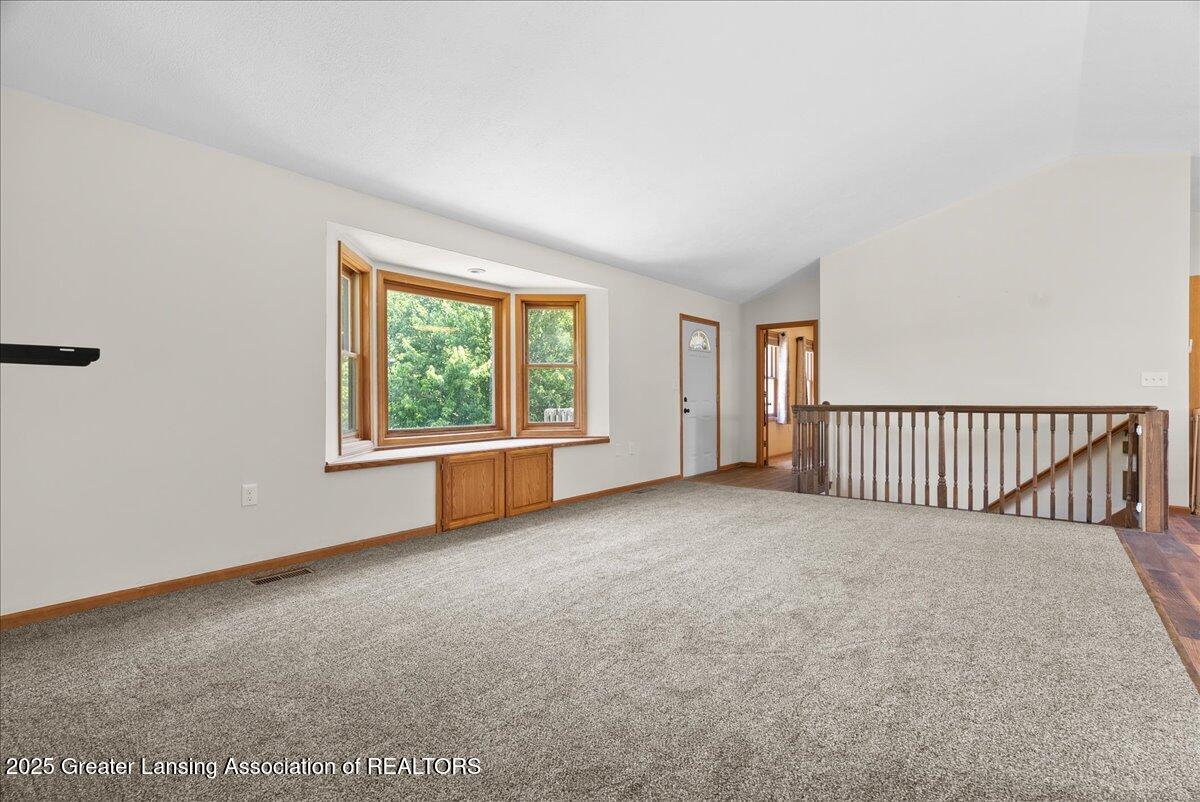 1313 West Alward Road Dewitt, MI 48820 - Photo 5 of 41 11-Media Jett - 15