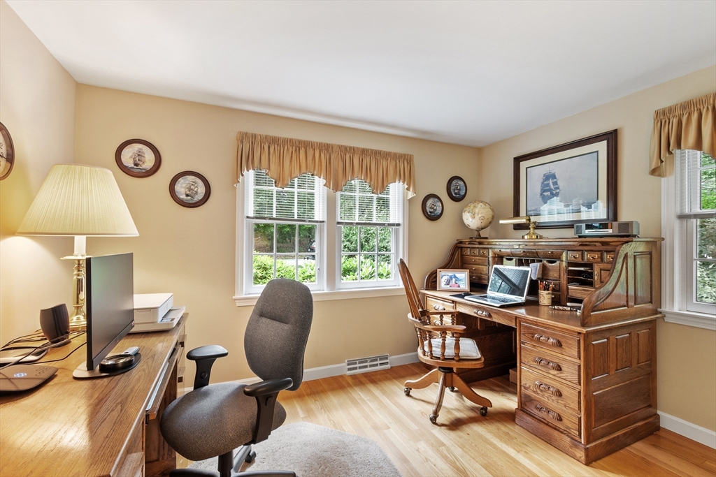 61 Amble Road Chelmsford, MA 01824 - Photo 16 of 28 Gallery Image 16