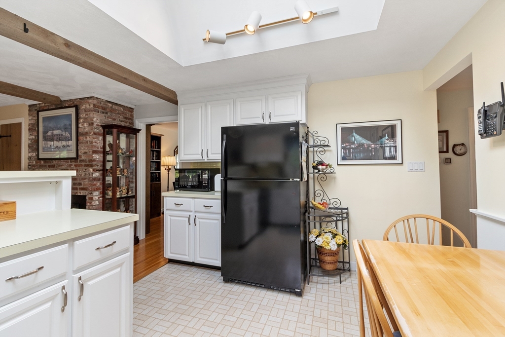 61 Amble Road Chelmsford, MA 01824 - Photo 8 of 28 Gallery Image 8