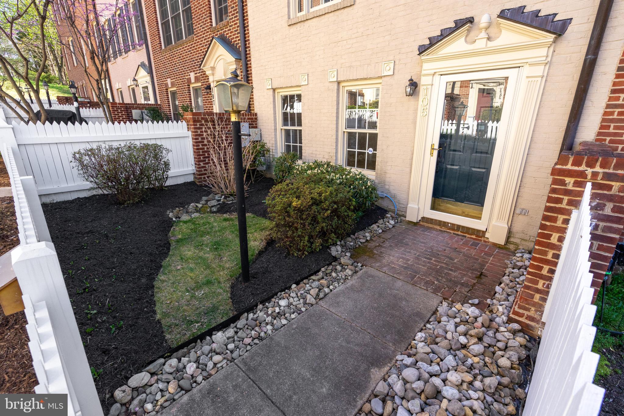 105 Ridgepoint Place Gaithersburg, MD 20878 - Photo 2 of 33 Front Exterior